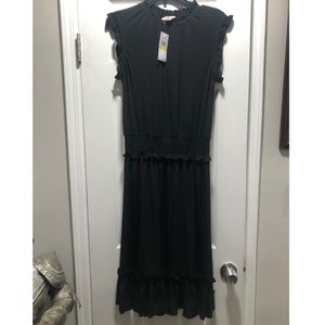 🆕Michael Kors Sleeveless Smocked Dress